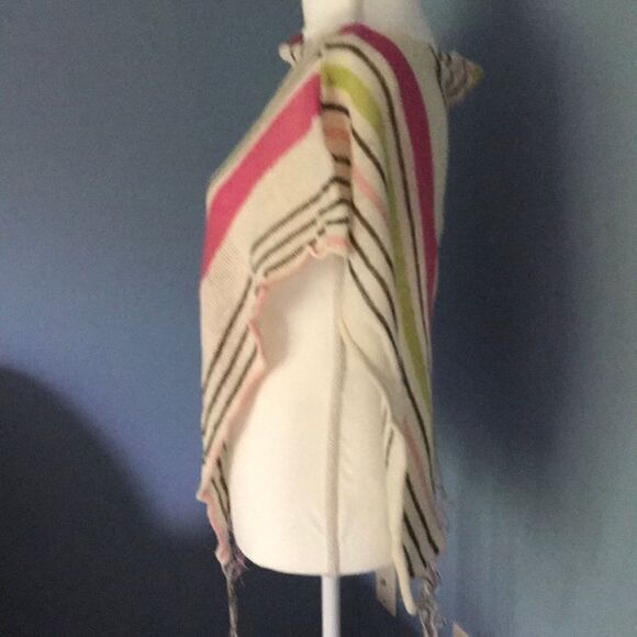 Abercrombie Summer Poncho! - Picture 2 of 4